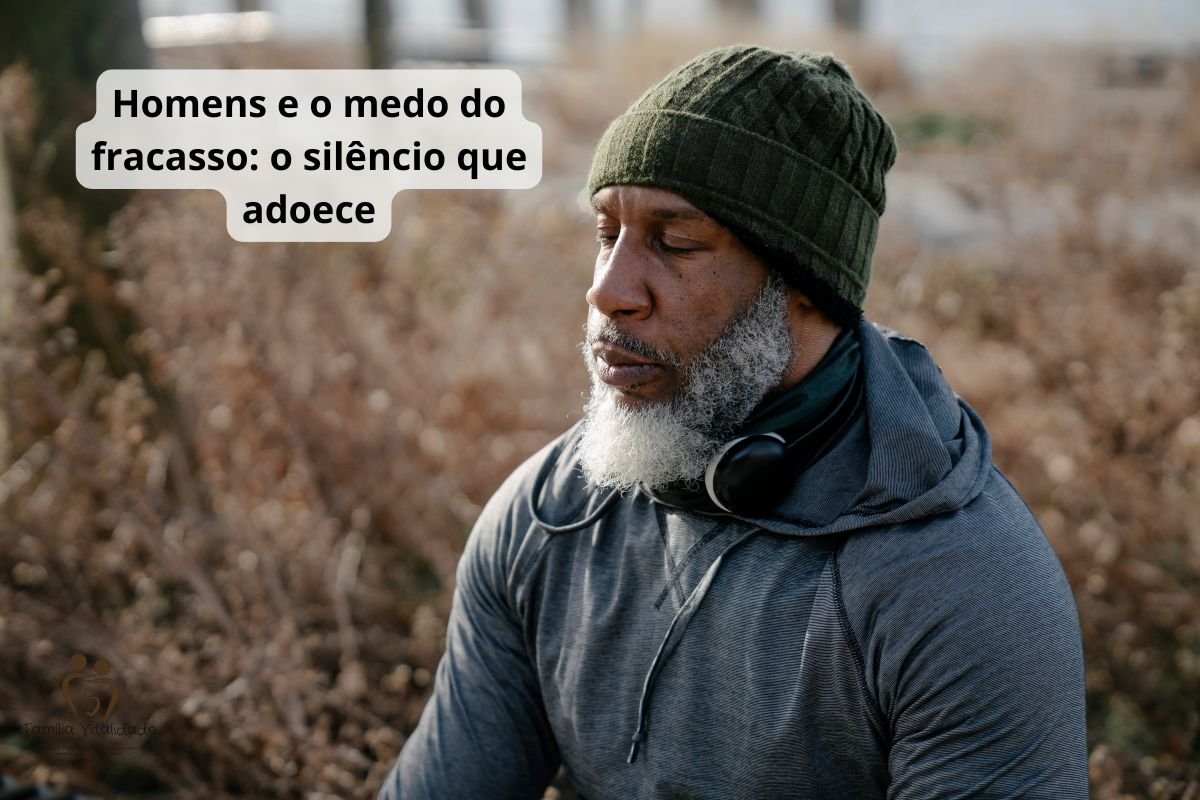 Homem com expressão fechada refletindo sobre saúde mental e repressão emocional